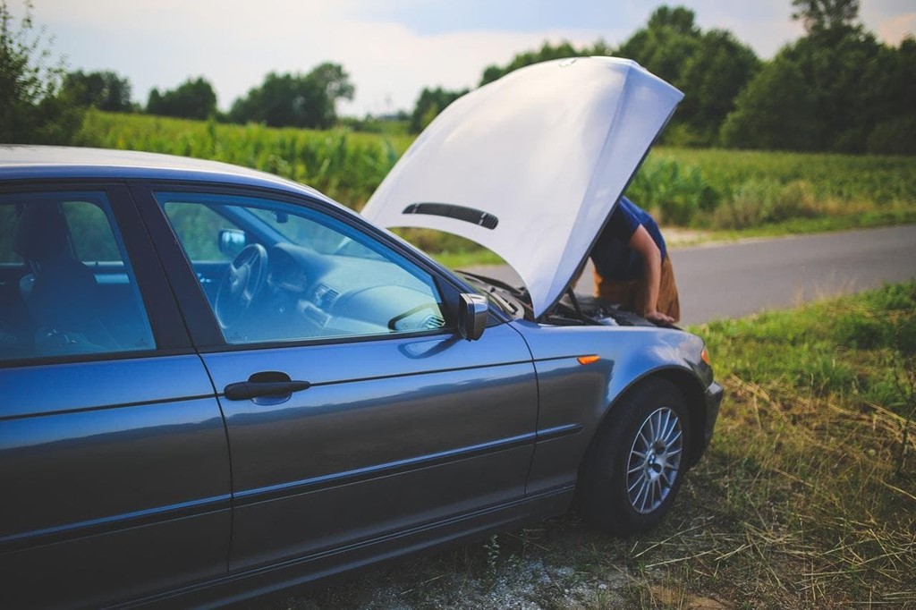 ¿Cómo comprar piezas de coche de segunda mano en Desguaces Gómez Alén?