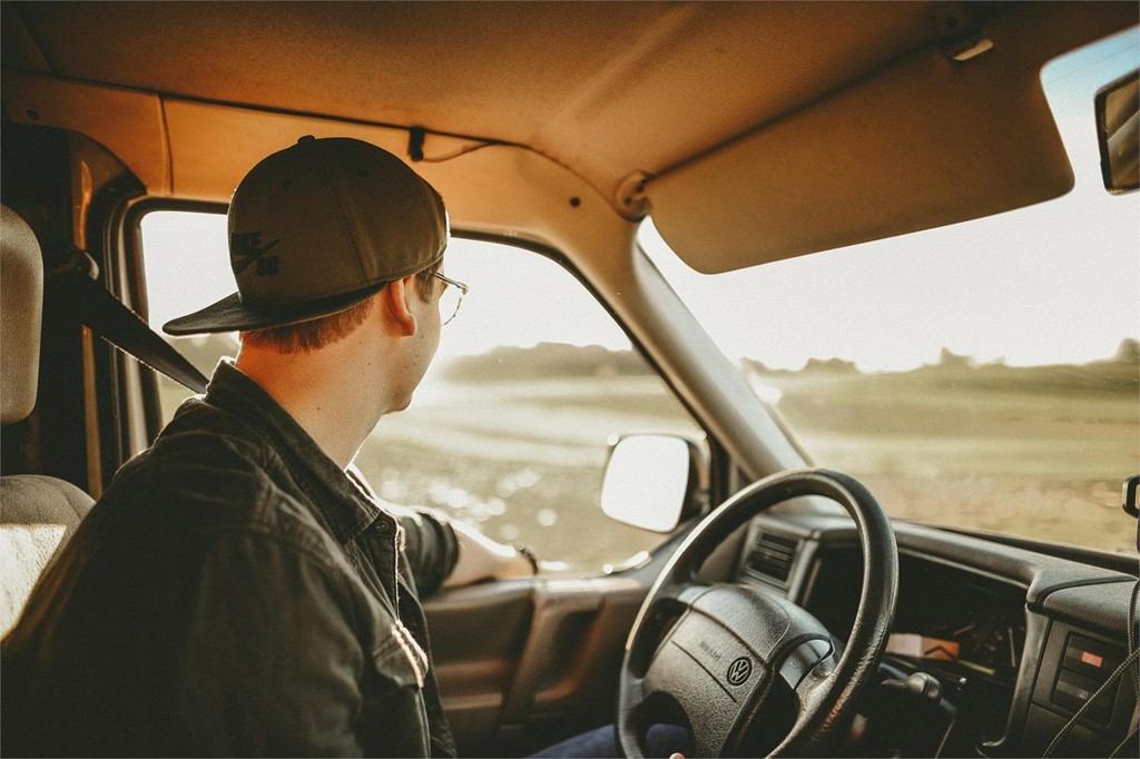 ¿Qué factores debemos tener en cuenta al conducir durante la primavera?