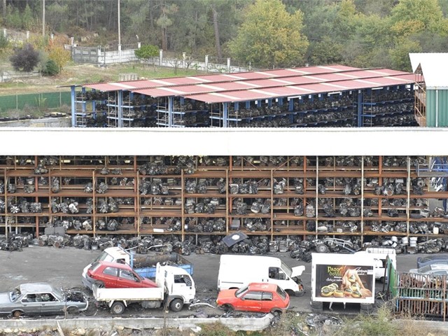 ¿Se puede comprar una batería para el coche en un desguace?